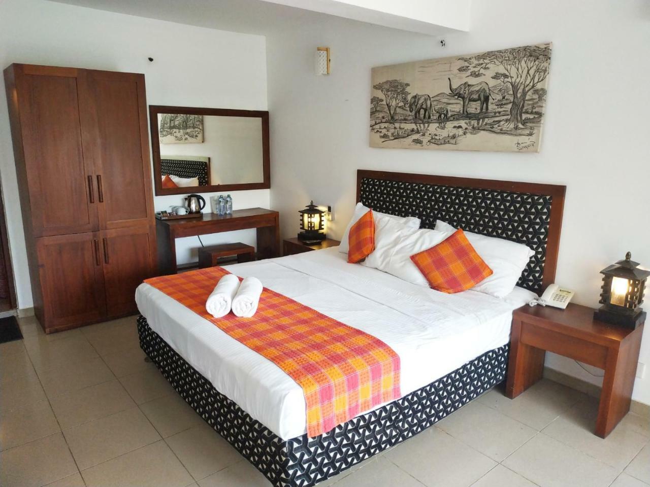Hotel Pinnalanda - New Deal! Half Off Airport Pickups Available Pinnawala  Exterior foto